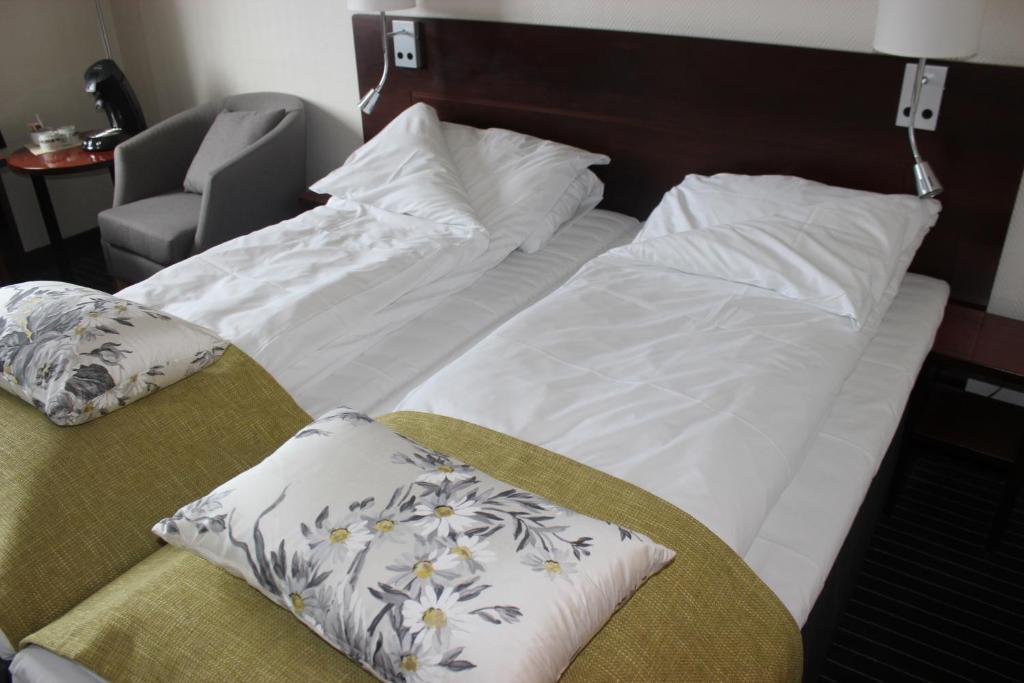 Grand Hotel Stord Cameră foto